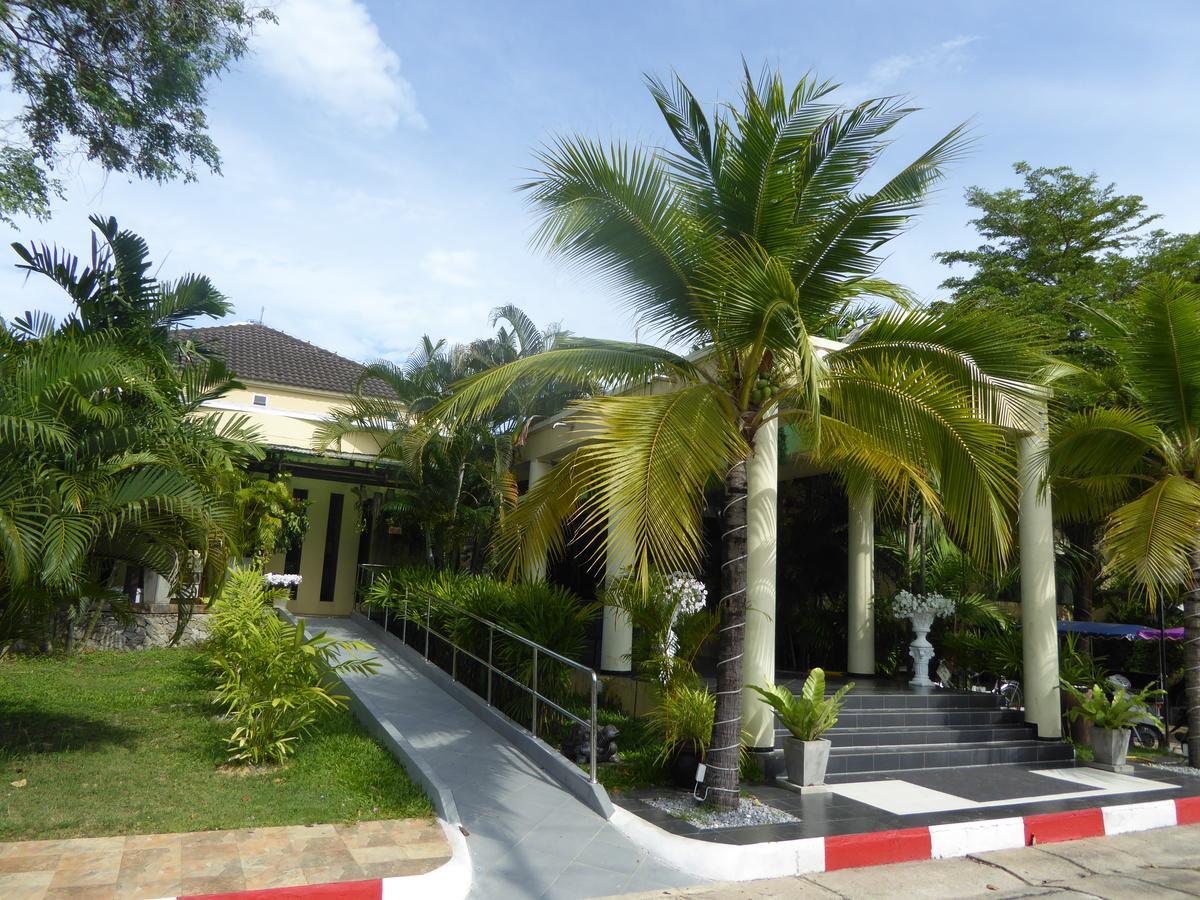The Oriental Tropical Beach At Vip Resort Ban Phe Exterior photo